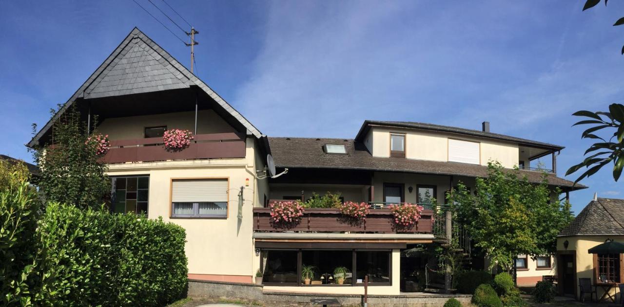 Pension Zum Golfstuebchen Echternacherbruck Kültér fotó